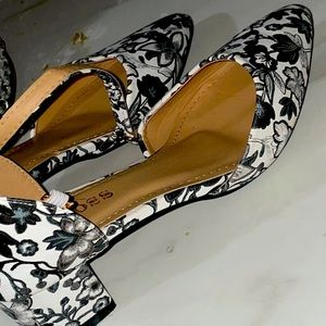 Women’s shoes hills